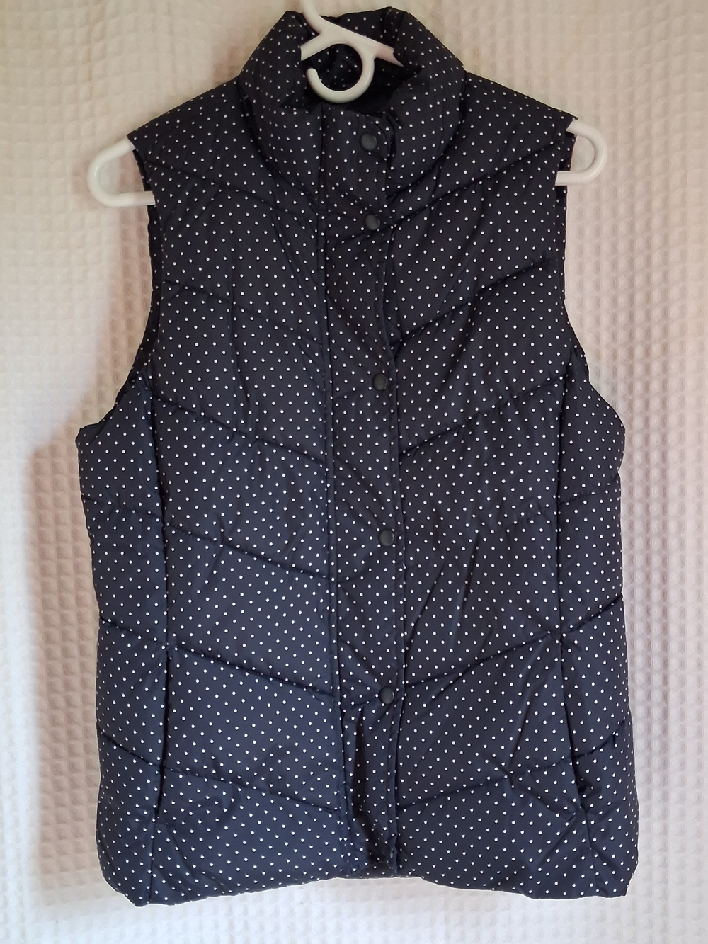 GAP Womens Navy Quilted Snap/Zipped Puffer Vest with White Polka Dots Size M